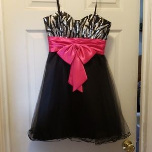 Beautiful homecoming dress, worn once